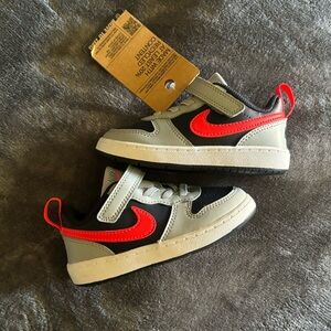 Kids' NIKE court borough low top